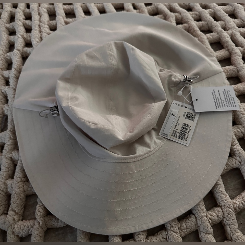 Lululemon Athletica Beige Cinchable Hat